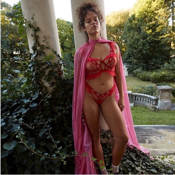 NWT
2 pc
For Love & Lemons Rouge Underwire bustier & panty set 
Sz L
Cherry red - Picture 2 of 15